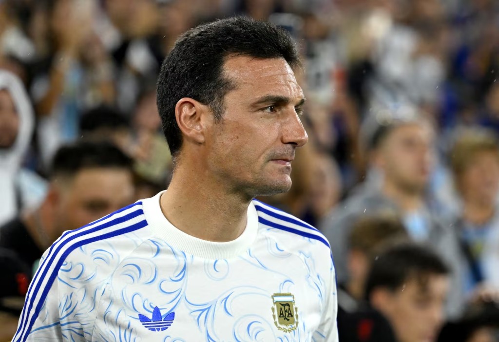 A cuatro d&iacute;as de la prelista mundialista, Scaloni ya tiene 22 nombres seguros y cuatro lugares en disputa