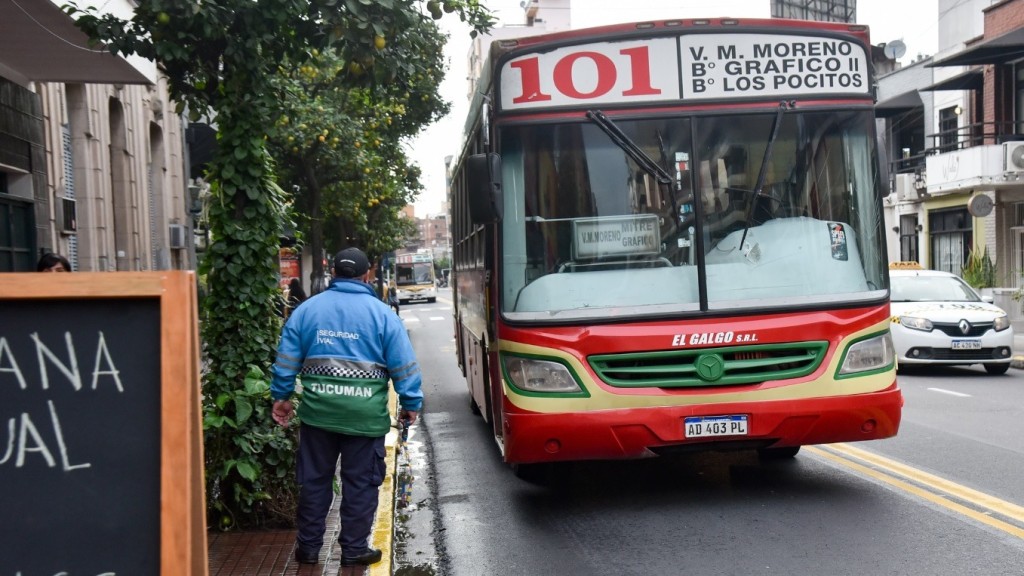 Crisis en el transporte de Tucum&aacute;n: la UTA acord&oacute; salarios desdoblados y advirti&oacute; por la situaci&oacute;n del sector