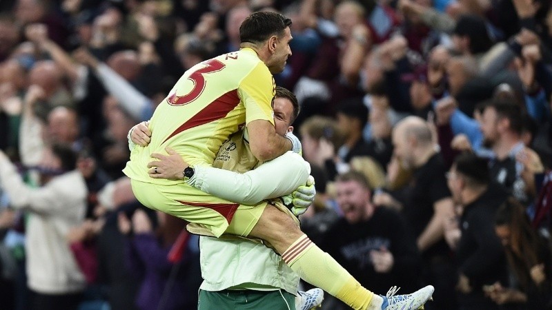 Europa League: Aston Villa aplast&oacute; 4-0 al Nottingham Forest y jugar&aacute; la final con Friburgo tras la gran actuaci&oacute;n de Buend&iacute;a