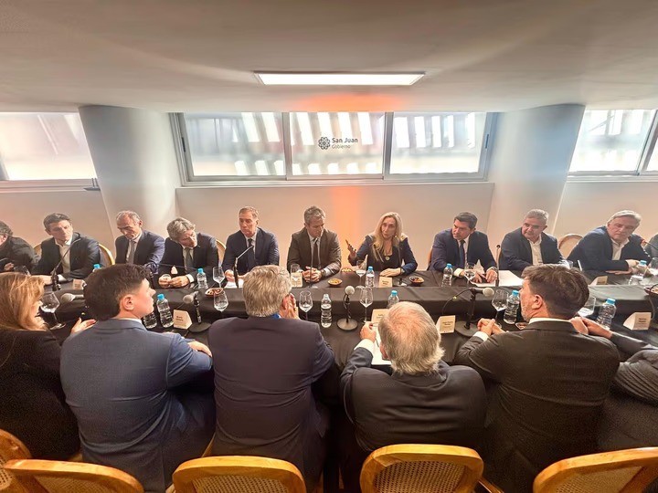 El Gobierno lanz&oacute; la Mesa Federal Minera en San Juan con Karina Milei y gobernadores
