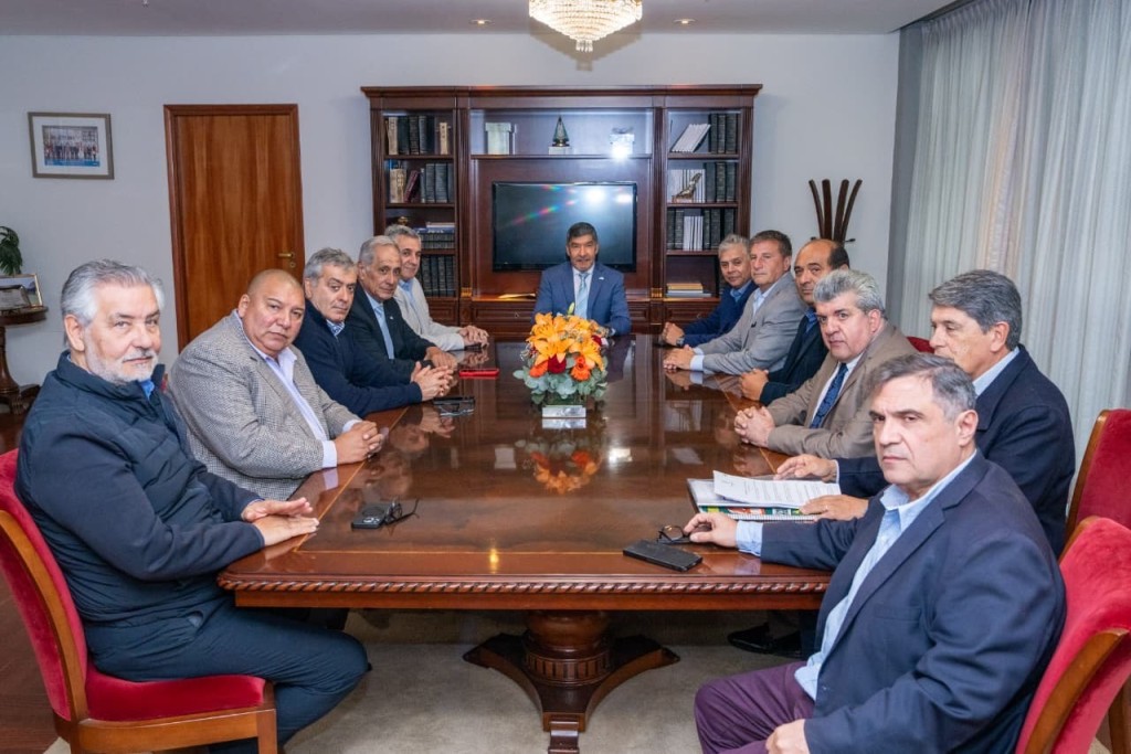 Acevedo convoc&oacute; a los legisladores de la Comisi&oacute;n de Emergencia H&iacute;drica para trazar un plan contra las inundaciones en 180 d&iacute;as