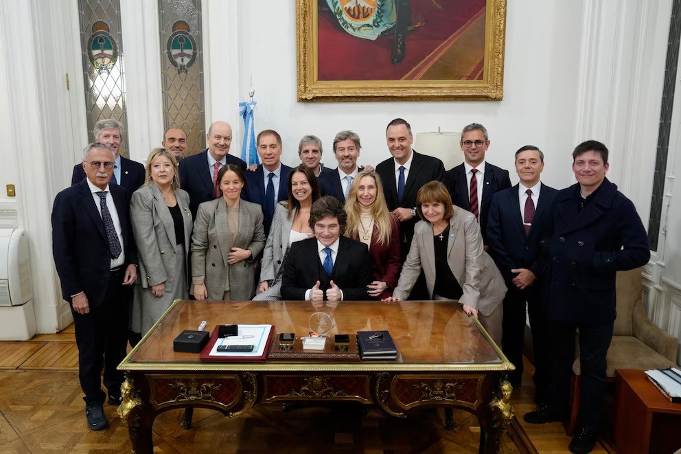 Javier Milei blind&oacute; a Adorni en la reuni&oacute;n de Gabinete y lo defendi&oacute; ante Bullrich: &ldquo;No voy a ejecutar a una persona honesta&rdquo;