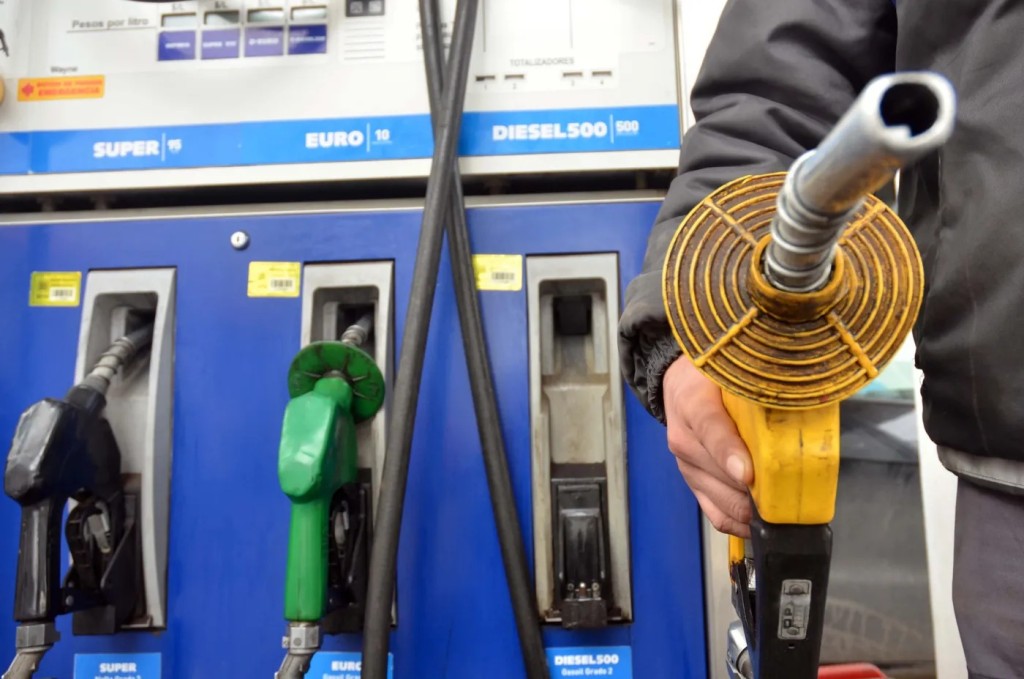 YPF y las petroleras definen el rumbo de los combustibles tras el fin del &ldquo;buffer&rdquo; que contuvo la suba internacional del petr&oacute;leo