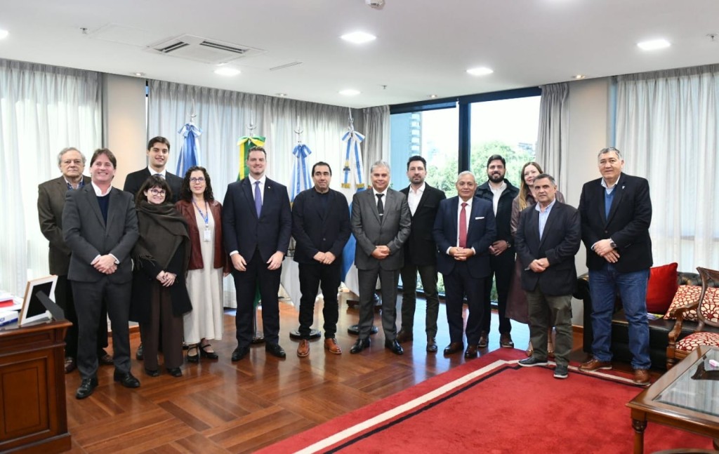 Brasil y Tucum&aacute;n profundizan la cooperaci&oacute;n productiva en una misi&oacute;n oficial encabezada por Sergio Mansilla