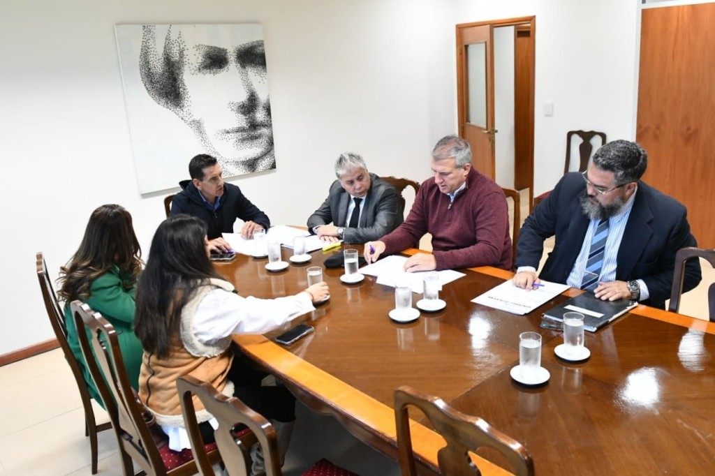 La Legislatura dio dictamen favorable al proyecto de ley que permite eliminar contenidos difamatorios en redes sociales