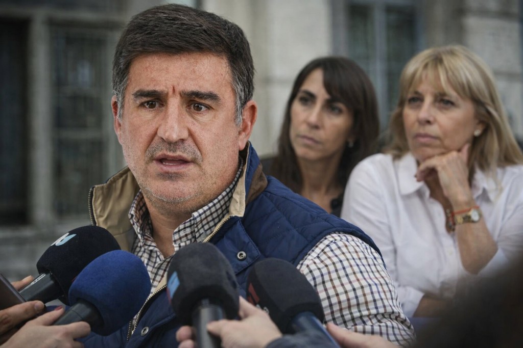 Dura respuesta de Sangenis contra el proyecto radical que propone indemnizar a vecinos por calles en mal estado