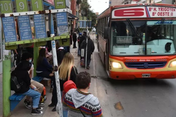 Transporte en Tucum&aacute;n: el municipio asegura que el boleto de $2.400 es &ldquo;impagable&rdquo; y prepara una licitaci&oacute;n p&uacute;blica