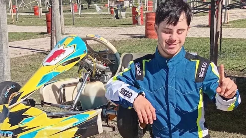Un tandilense de 19 a&ntilde;os con s&iacute;ndrome de Down se convierte en el primer piloto oficial de karting del pa&iacute;s