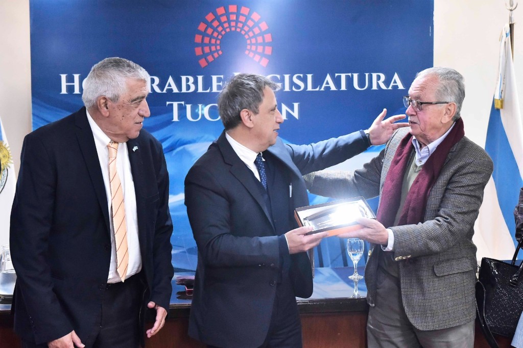 &ldquo;No fue sencillo juzgar a Bussi&rdquo;: el juez Gabriel Casas fue homenajeado en la Legislatura tucumana por su labor en causas de lesa humanidad