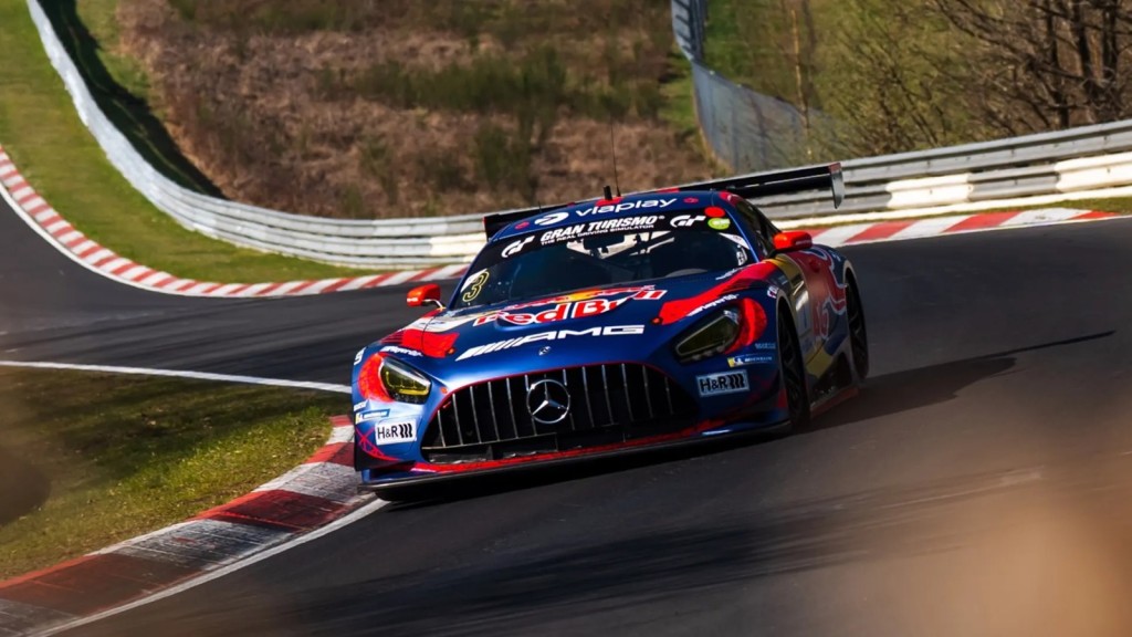 Max Verstappen estuvo a 3 horas y 23 minutos de ganar en su debut en las 24 Horas de N&uuml;rburgring, pero una falla mec&aacute;nica lo dej&oacute; afuera