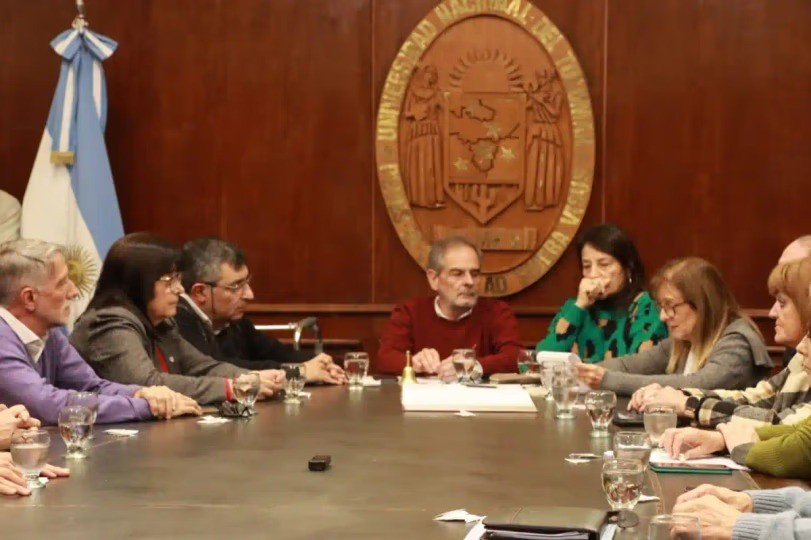 La UNT posterg&oacute; la elecci&oacute;n de rector para el 10 de junio y Pagani rechaz&oacute; una pr&oacute;rroga de su mandato