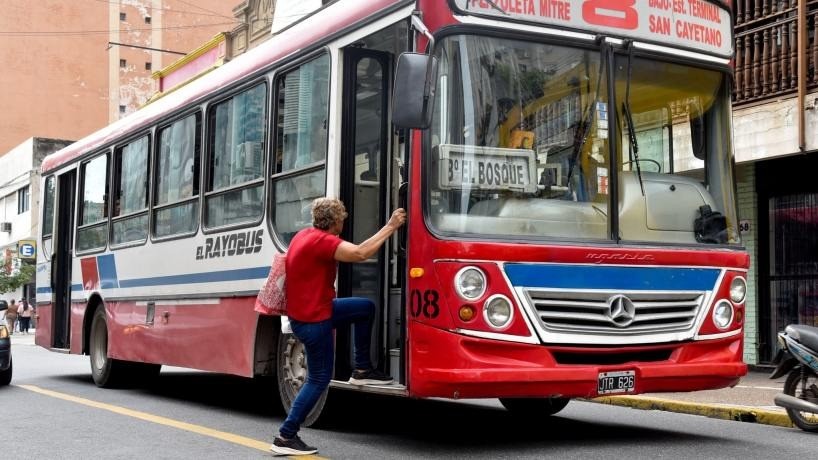 La Comisi&oacute;n de Transporte define hoy si aumenta el boleto de colectivos