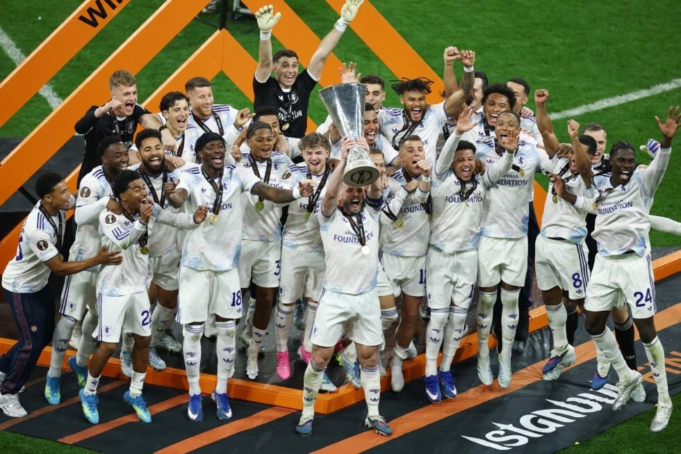 Aston Villa gole&oacute; 3-0 al Friburgo en Estambul y se consagr&oacute; campe&oacute;n de la Europa League por primera vez