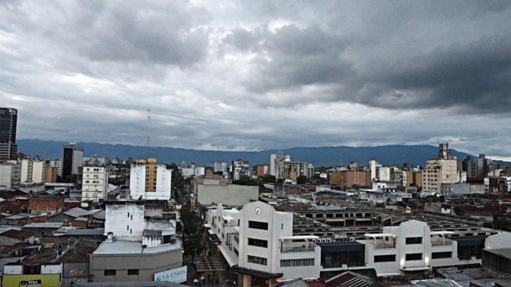 Tucum&aacute;n tendr&aacute; este jueves una m&aacute;xima de 16 grados con cielo nublado e ingreso de un frente fr&iacute;o