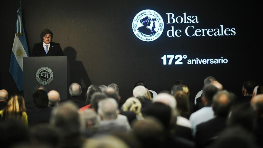 Milei prometi&oacute; llevar las retenciones agropecuarias a cero si es reelegido y confirm&oacute; su objetivo en redes sociales
