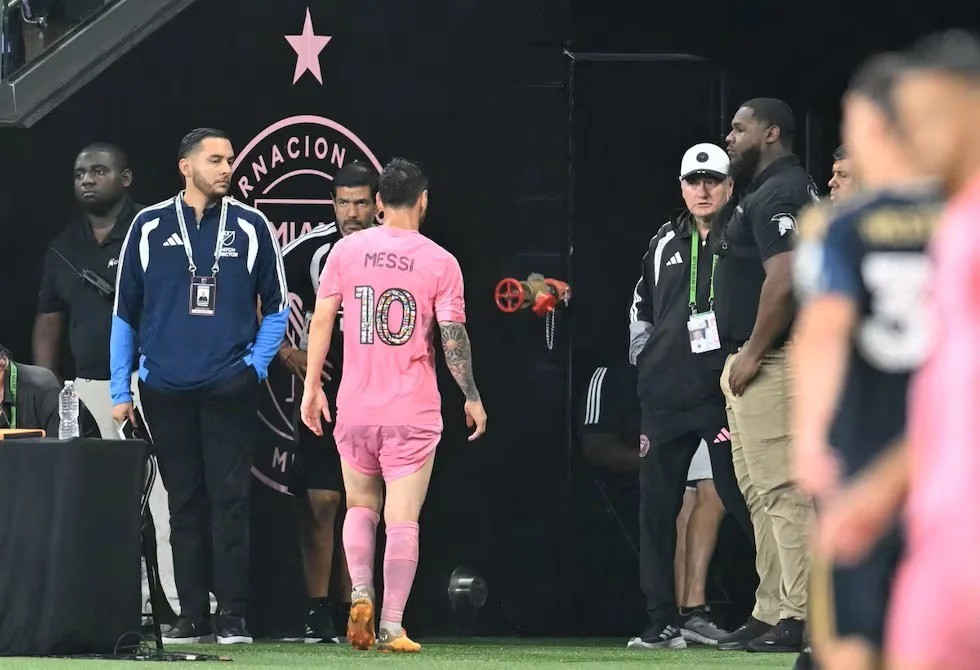 Preocupaci&oacute;n en la Selecci&oacute;n: Messi pidi&oacute; el cambio por una contractura en el isquiotibial