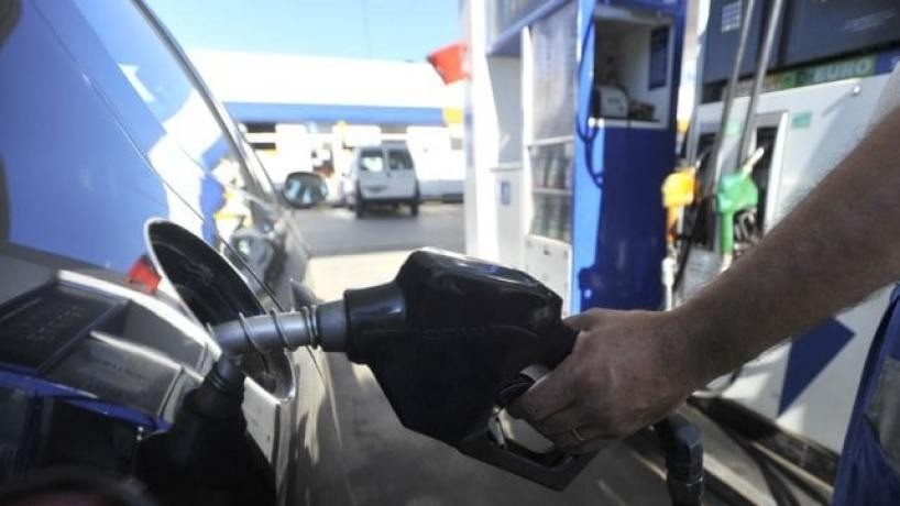 Ca&iacute;da del 2,38% en abril: el consumo de combustibles sigue a la baja por tercer mes seguido