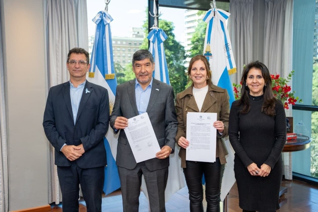 La UNT capacitar&aacute; en salud mental durante dos a&ntilde;os al personal de la Legislatura tucumana