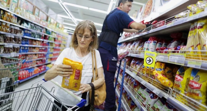 Abril desacelera la inflaci&oacute;n: consultoras estiman un IPC de hasta 2,8% tras el pico del 3,4% en marzo