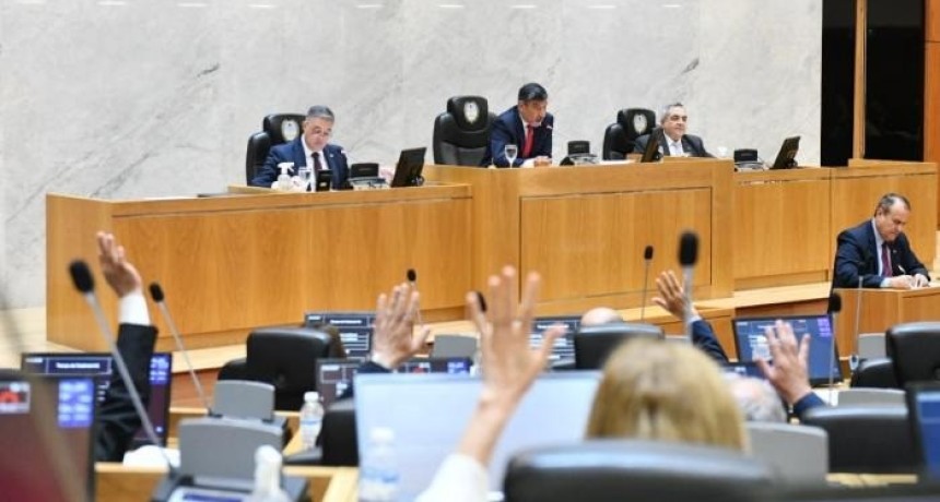 Tras el cuarto intermedio del jueves, la Legislatura tucumana retoma hoy la sesi&oacute;n