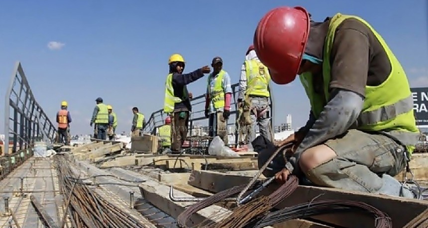 Reforma laboral: oficializan reducci&oacute;n de aportes para incentivar empleo registrado