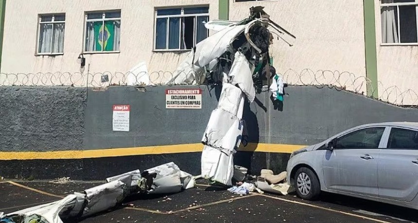 Avioneta se estrella contra un edificio en Belo Horizonte: dos muertos y tres heridos graves