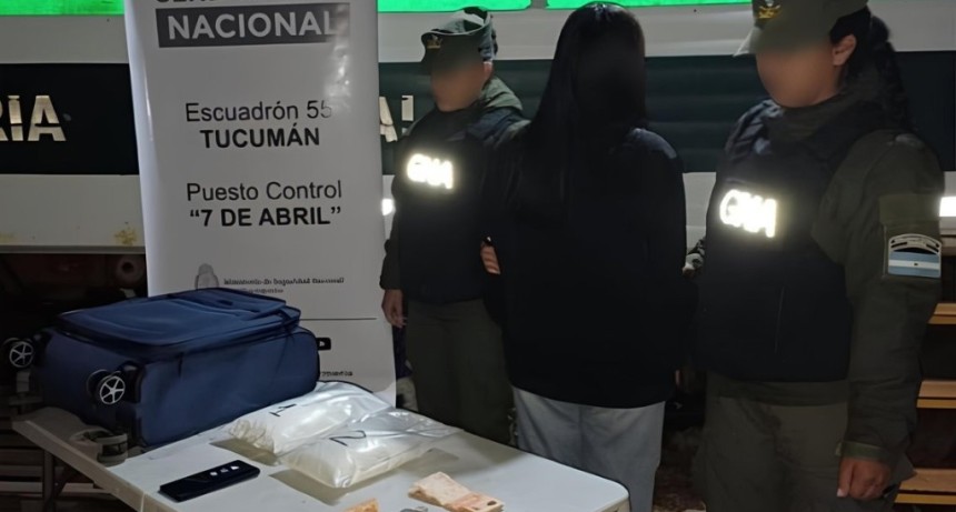 Doble fondo con coca&iacute;na: una mujer fue detenida en un control de Gendarmer&iacute;a en Tucum&aacute;n