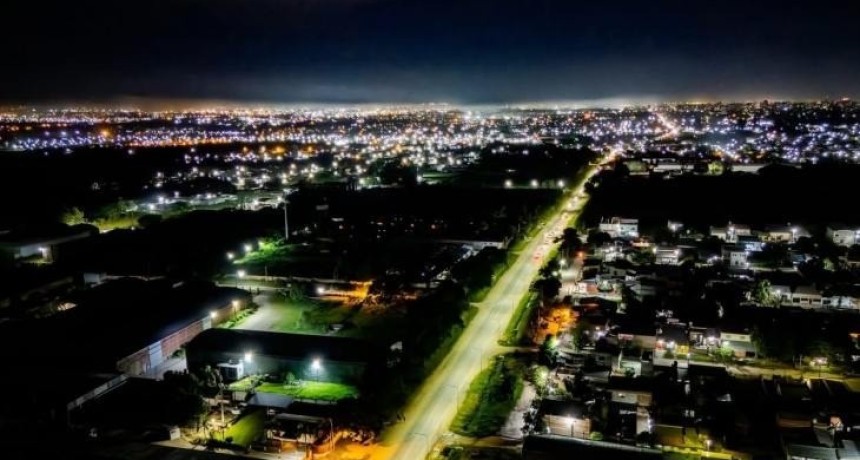 Instalan luminarias LED en la Ruta 305 de Las Talitas: la obra estar&aacute; terminada el martes y mejorar&aacute; la seguridad de los conductores