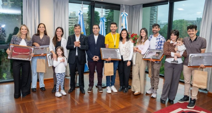 Mountain bike tucumano brill&oacute; en el Mundial UCI Masters: seis medallas y una promesa distinguida por la Legislatura