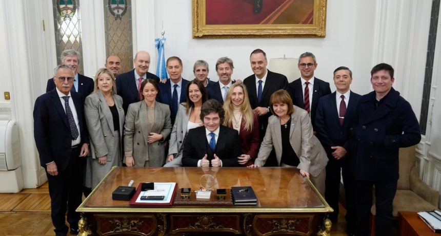 Javier Milei blind&oacute; a Adorni en la reuni&oacute;n de Gabinete y lo defendi&oacute; ante Bullrich: &ldquo;No voy a ejecutar a una persona honesta&rdquo;