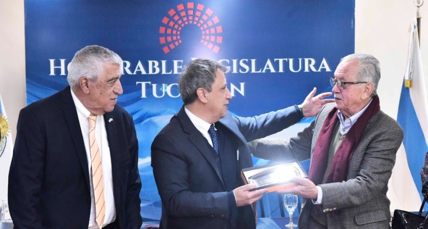 &ldquo;No fue sencillo juzgar a Bussi&rdquo;: el juez Gabriel Casas fue homenajeado en la Legislatura tucumana por su labor en causas de lesa humanidad