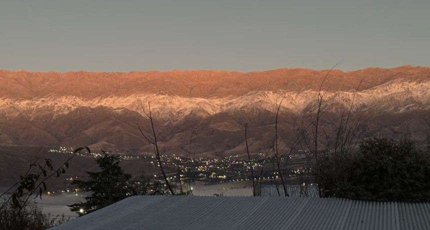 Nieve y hielo en los Valles Calchaqu&iacute;es: Taf&iacute; del Valle despert&oacute; con -3&deg;C y un paisaje de invierno anticipado