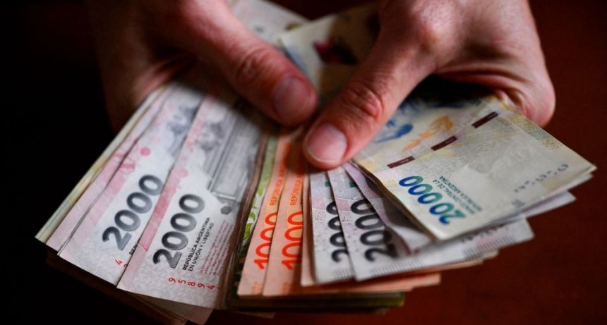 S&eacute;ptima ca&iacute;da al hilo: los salarios perdieron contra la inflaci&oacute;n en marzo y acumulan una merma del 4,67% en siete meses