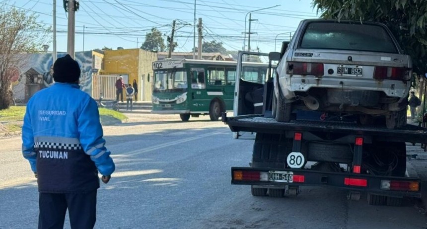 Banda del R&iacute;o Sal&iacute;: retiraron un veh&iacute;culo mal estacionado en la Ruta 306 que obstru&iacute;a la visibilidad y generaba riesgo