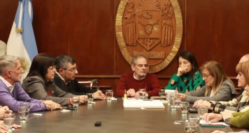 La UNT posterg&oacute; la elecci&oacute;n de rector para el 10 de junio y Pagani rechaz&oacute; una pr&oacute;rroga de su mandato