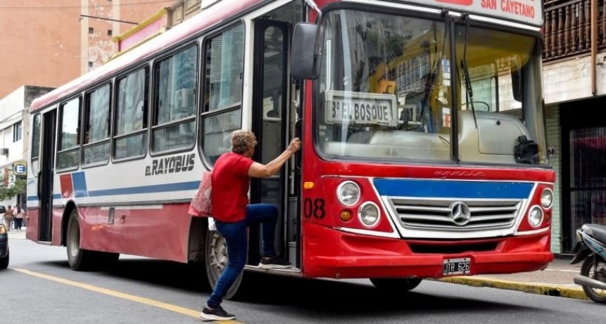 La Comisi&oacute;n de Transporte define hoy si aumenta el boleto de colectivos
