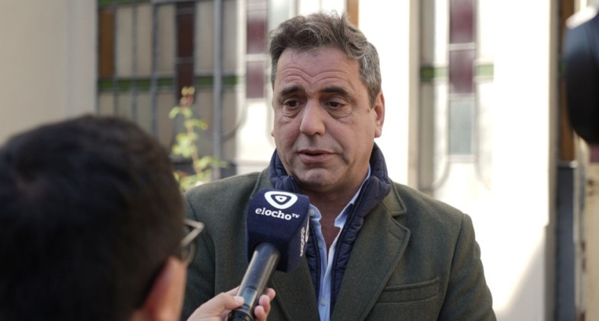 Catal&aacute;n cruz&oacute; al peronismo tras un incidente con una jubilada militante de La Libertad Avanza