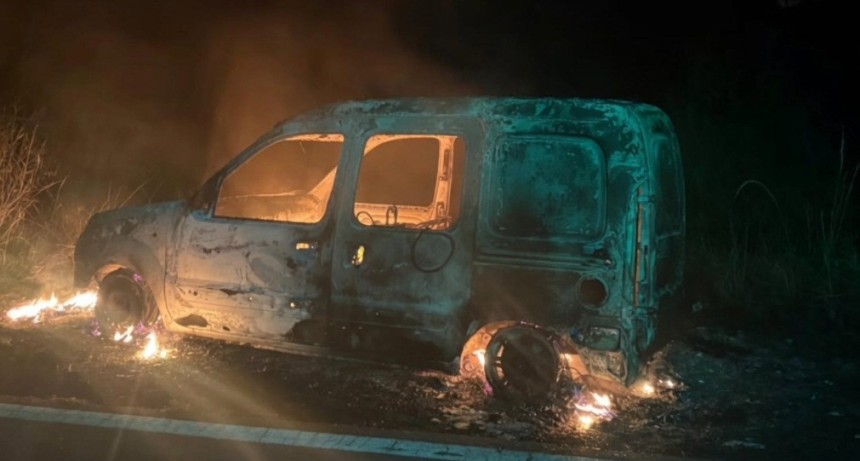 Explosi&oacute;n y fuego total en la ruta 157 cerca de Taco Ralo: el conductor se salv&oacute; de milagro