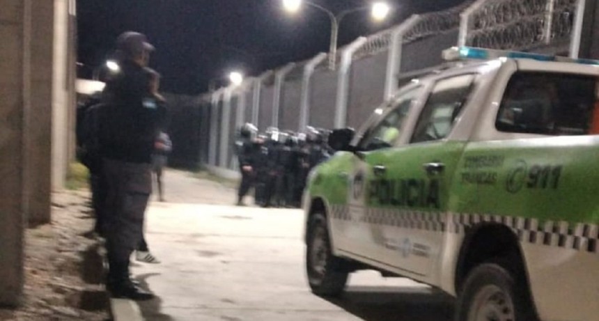 Mot&iacute;n en el Instituto Brochero de Benjam&iacute;n Paz: nueve menores tomaron de reh&eacute;n a un celador y destrozaron el pabell&oacute;n N&deg; 8