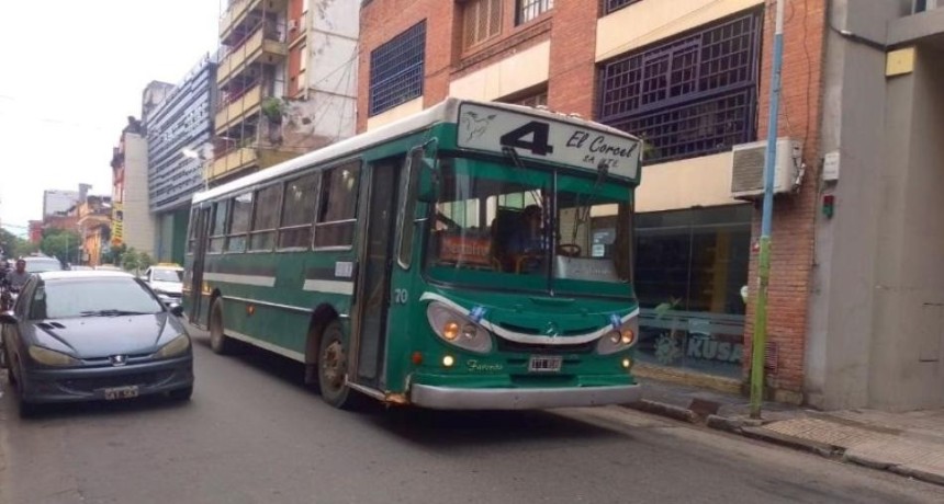 Empresarios y gremio retoman el martes las negociaciones por salarios y aguinaldo en el transporte tucumano