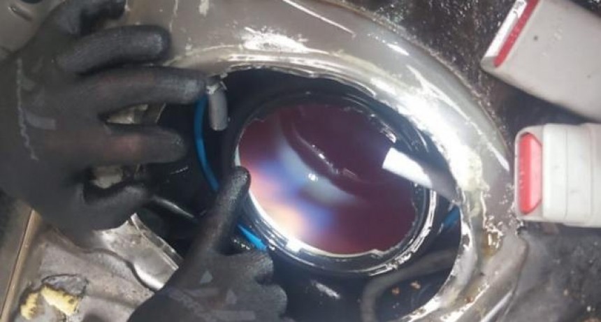 Llevaba más de 19 kilos de cocaína dentro del tanque de combustible y quedó detenido