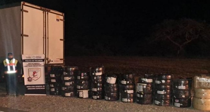 Secuestraron 68 cubiertas y cinco kilos de hojas de coca