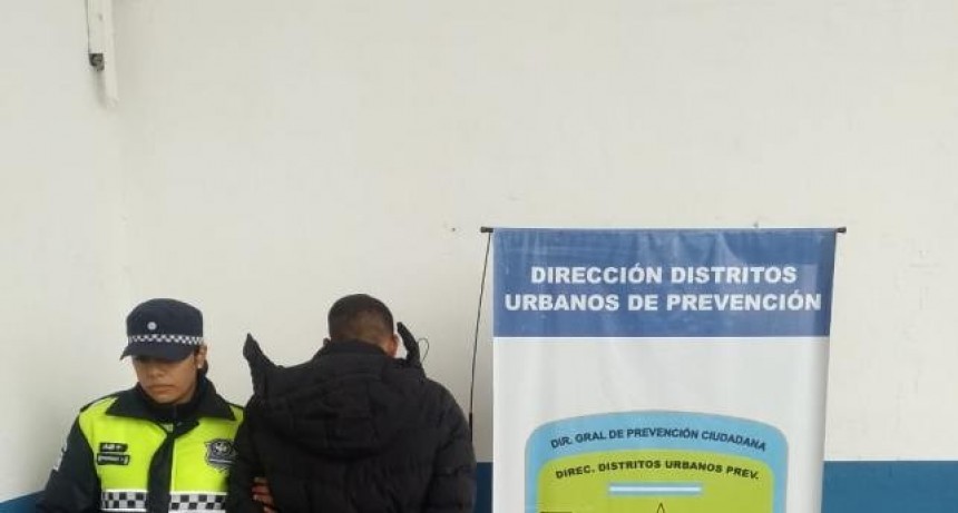 Intentó robarle el celular a una adolescente y fue aprehendido
