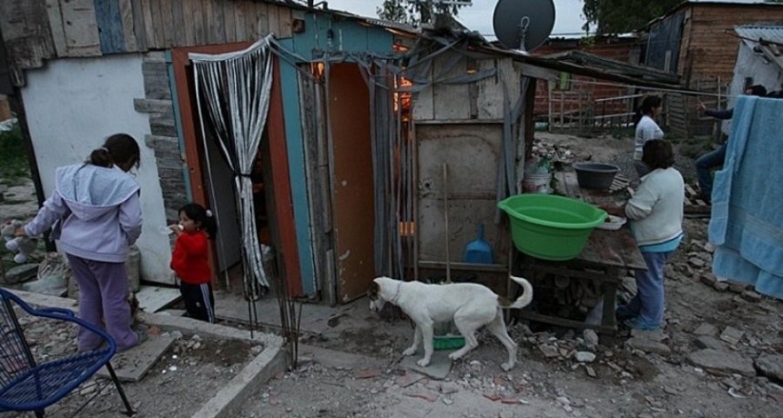 La pobreza trep&oacute; al 55,5% y la indigencia al 17,5% de acuerdo a un informe de la UCA