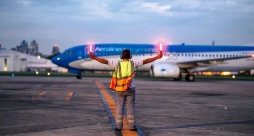 El gremio aeronáutico lanzó paros intermitentes durante junio y los vuelos podrían verse afectados