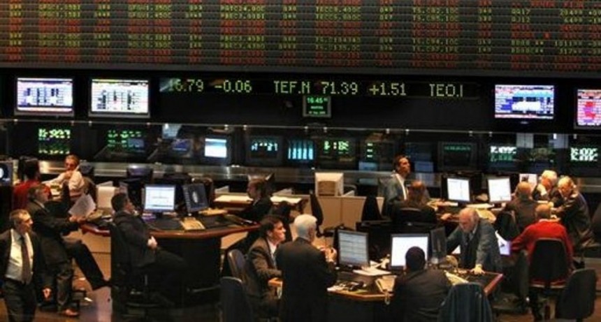 Los bonos en dólares cayeron fuerte y el riesgo país superó los 1.500 puntos