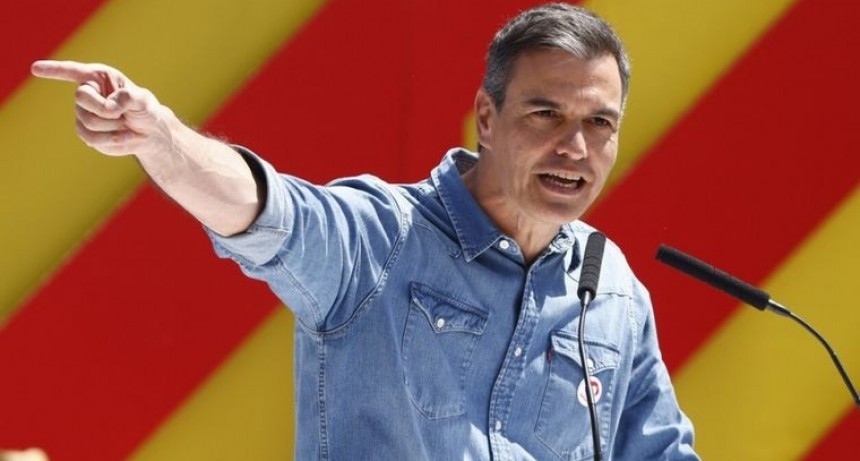 Pedro Sánchez volvió a cargar contra Milei