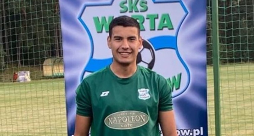Fue a visitar a su hermano que vive en Polonia y lo contrataron en un club de fútbol