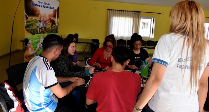Invitan a los talleres gratuitos de cestería china en un Dispositivo Territorial Comunitario del Municipio