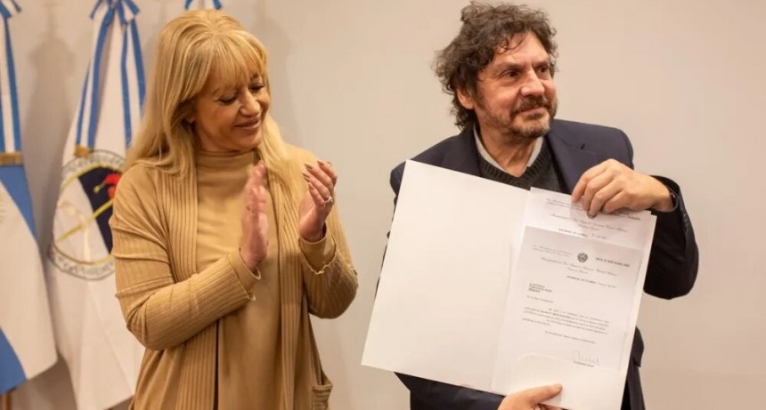 La intendenta Rossana Chahla recibió al escritor e historiador Felipe Pigna